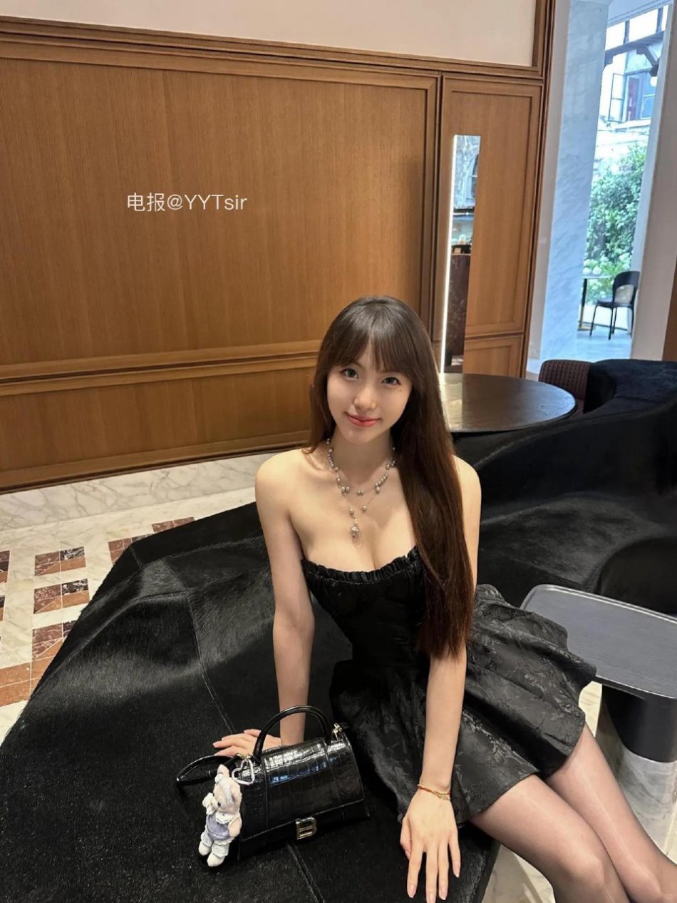 草莓🍓 2025-08-03 11:55:18 黑色系🖤