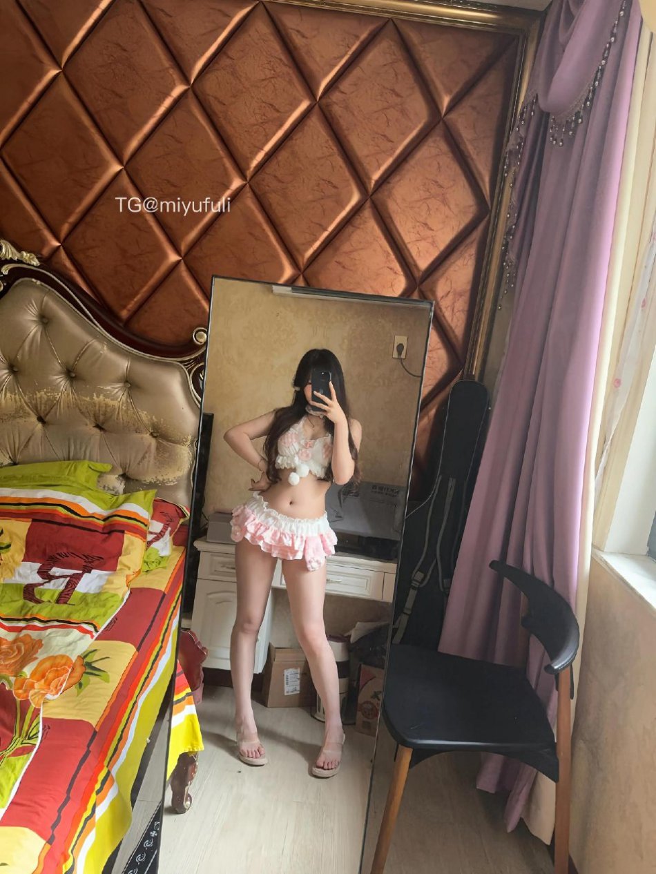 鼠鼠 2025-08-08 19:49:15 能不能进你怀里躲一躲