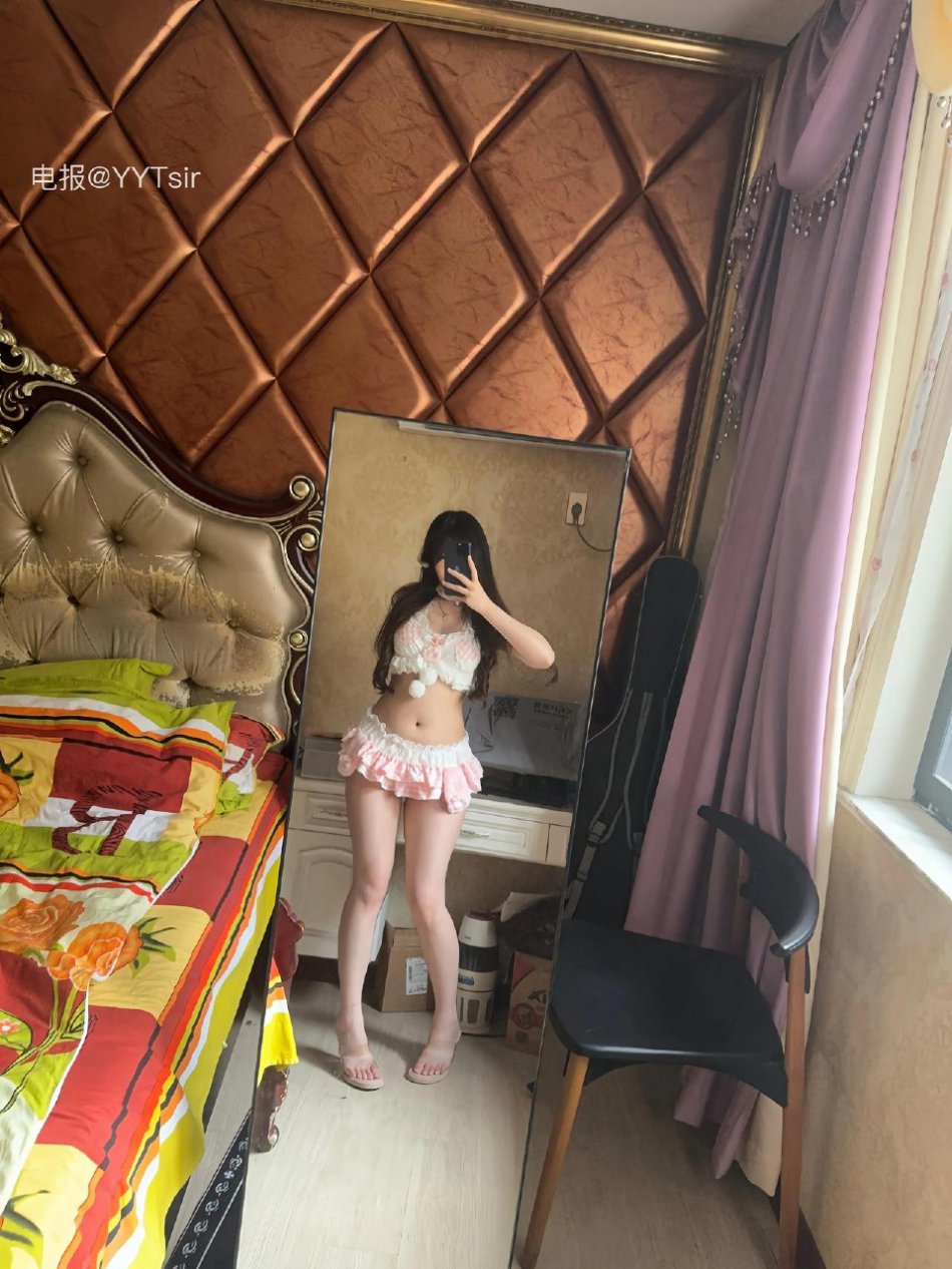 鼠鼠 2025-08-08 19:49:15 能不能进你怀里躲一躲