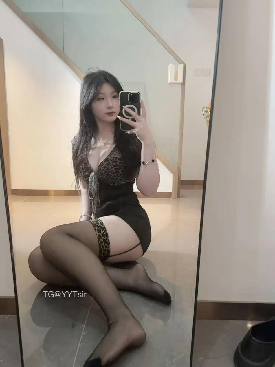 小妮酱紫 2025-09-23 12:15:05 觉得不好看的扣眼珠子 第1张