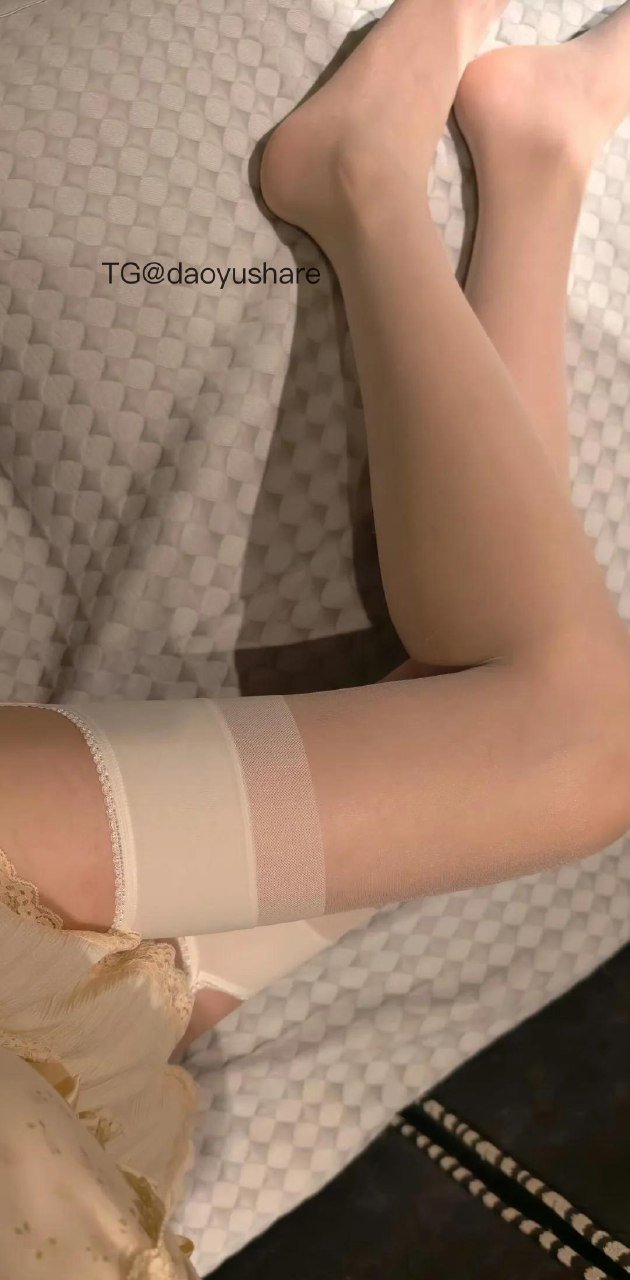 一颗菜 2025-10-08 21:15:33 穿了新到的睡衣