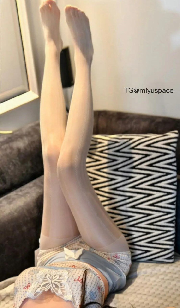 一颗菜 2025-10-08 21:15:33 穿了新到的睡衣