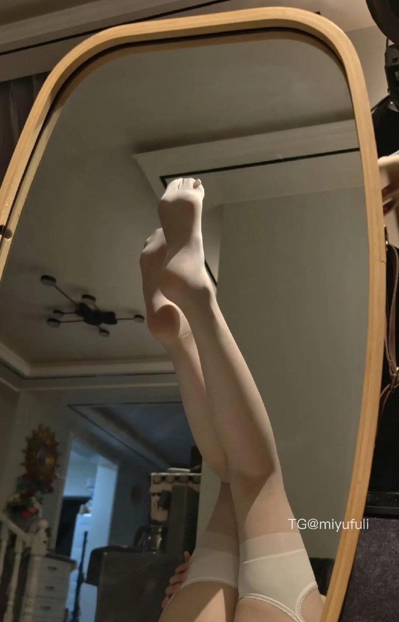 一颗菜 2025-10-08 21:15:33 穿了新到的睡衣