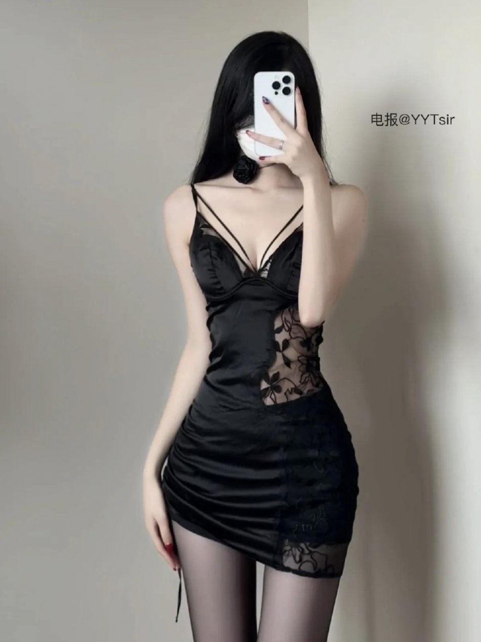 一颗菜 2025-10-08 21:15:33 穿了新到的睡衣