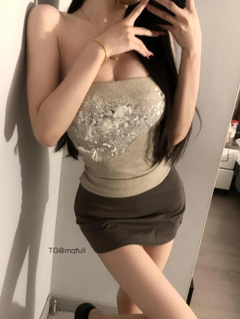 困的晕fufu 2025-12-26 03:36:22 照片 19p