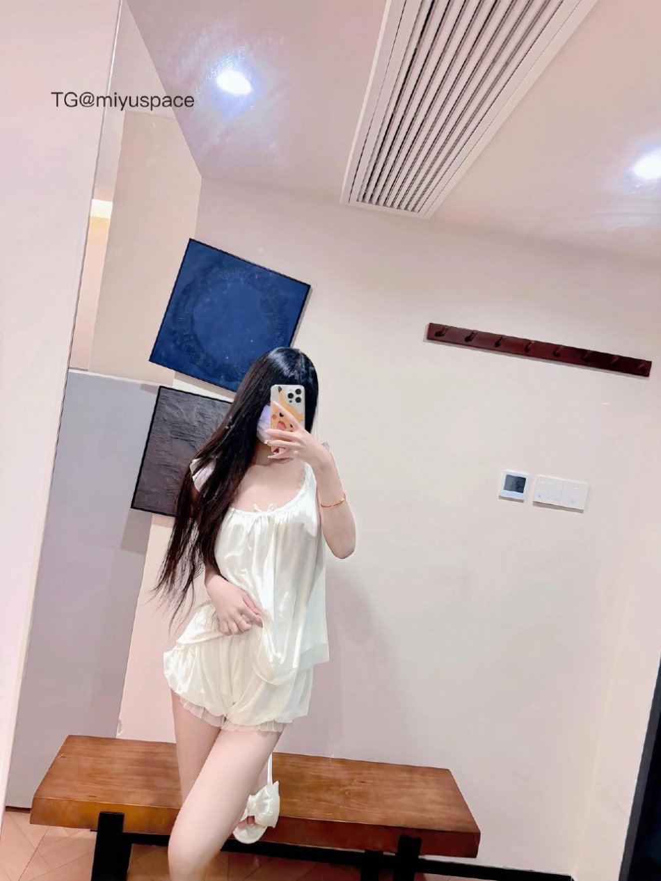 困的晕fufu 2025-12-26 03:36:22 照片 19p