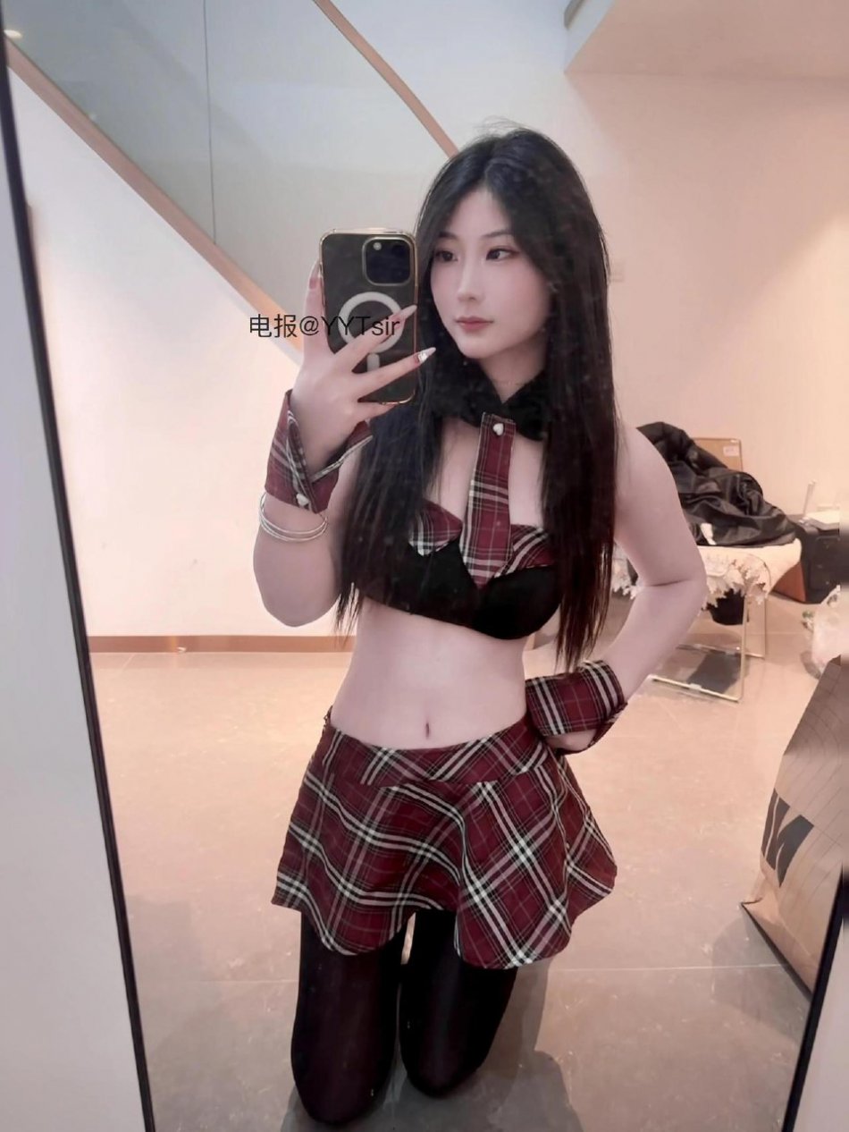 小妮酱紫 2026-01-06 17:31:13 喜欢吗 专门拍给你看的～ 第2张