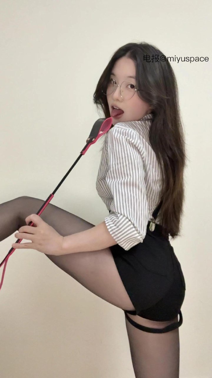 妹崽 2026-01-03 14:37:45 粉嫩俏佳人来咯