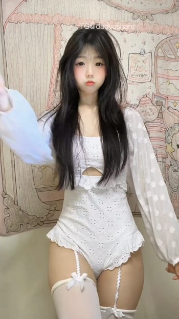 小澄儿 大家期待的泳衣?来了-品图吧