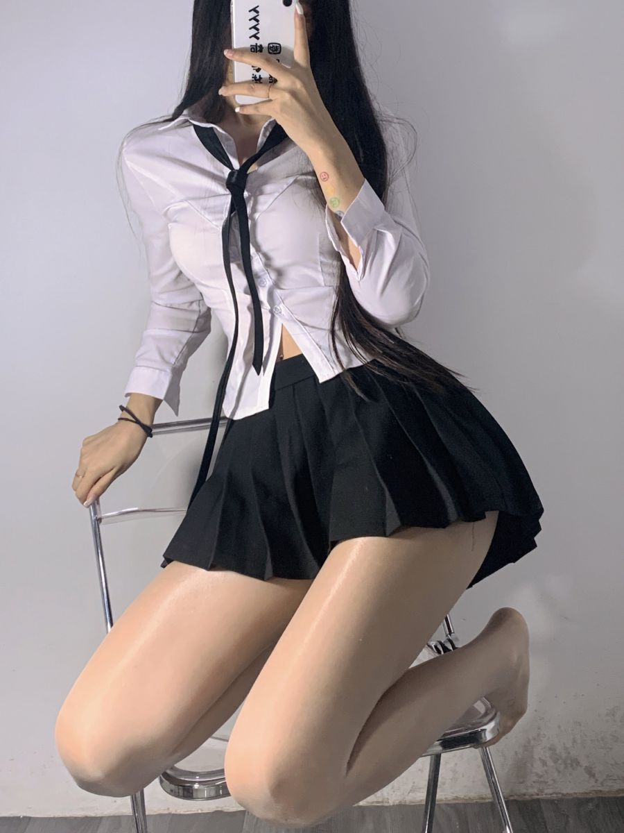 陈佩奇 2021-10-17 10:22:46 今日份跟着猪姐学穿搭 第2张