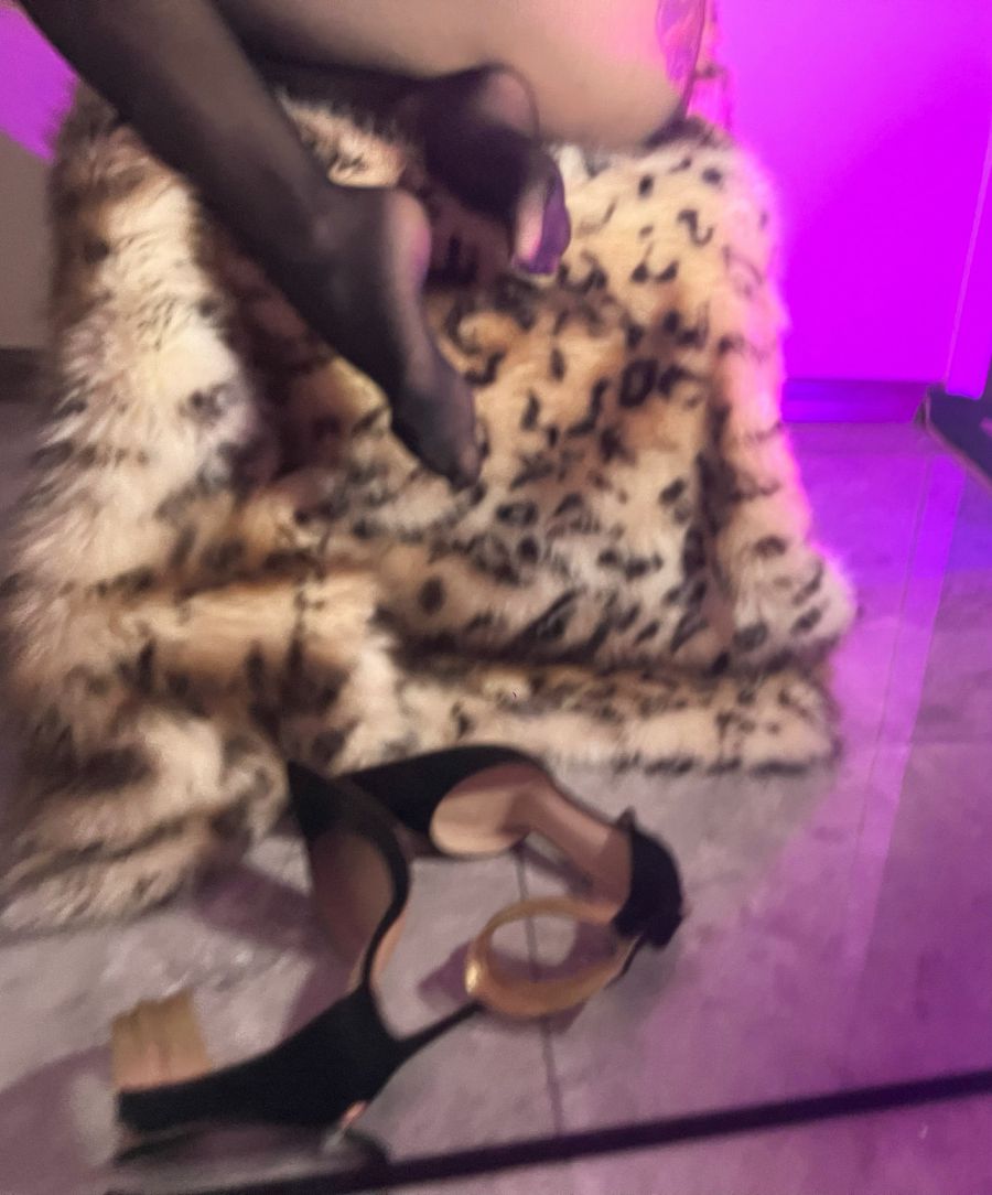 希希Gina 2022-06-20 14:43:33 全身黑丝高跟 大辟谷 第3张