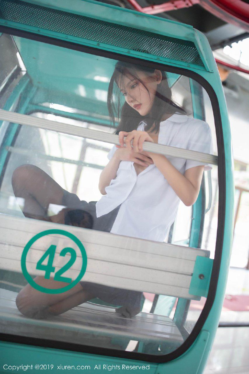 阿朱啊 2022-08-25 《不良学生》,室外摩天轮,白衬衫黑丝大秀美腿 就是阿朱啊 第40张