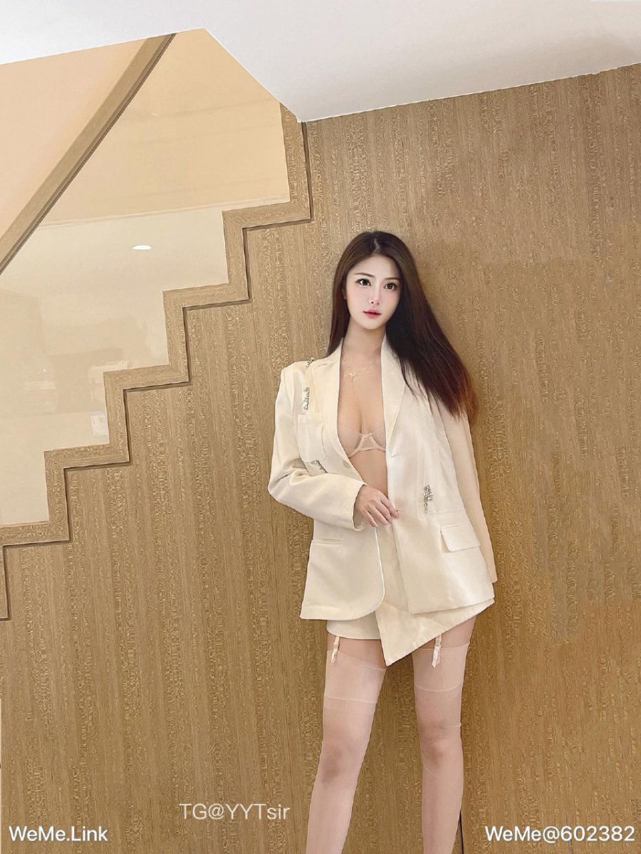 lavinia肉肉团 2022-08-01 15:21:03 透明网纱内衣 又纯又欲