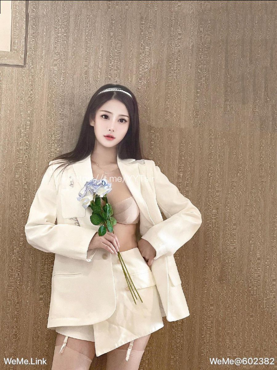 lavinia肉肉团 2022-08-01 15:21:03 透明网纱内衣 又纯又欲