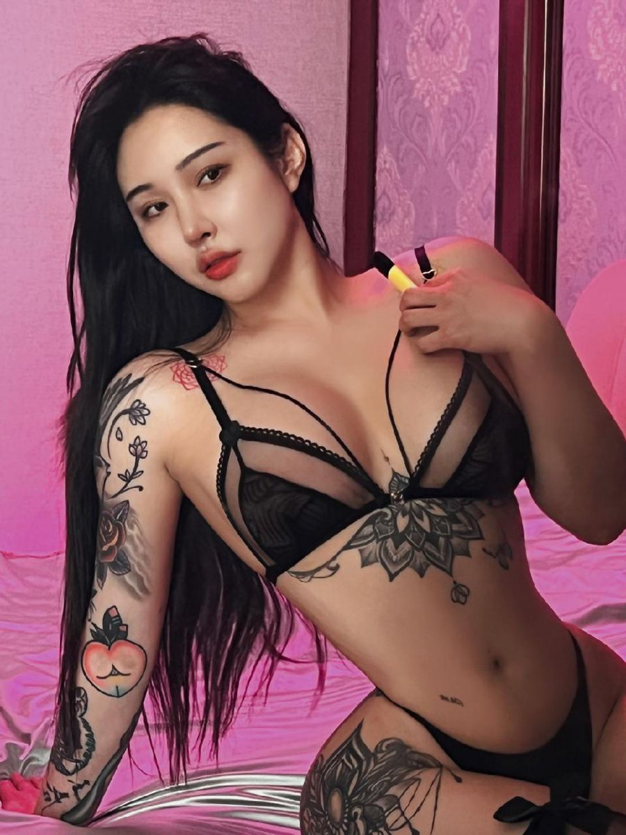 宋昱欣Hitomi 2022-08-13 16:40:16 黑丝+丁字裤系列 第8张