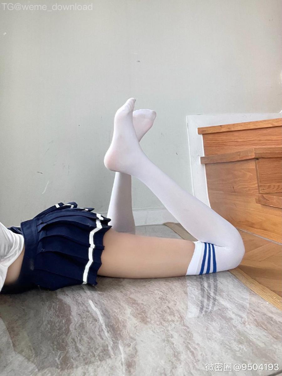 小起本雾 2022-09-07 22:54:56 Jk水手服 纯欲性感风格💕第一次拍摄这种类型的 第12张