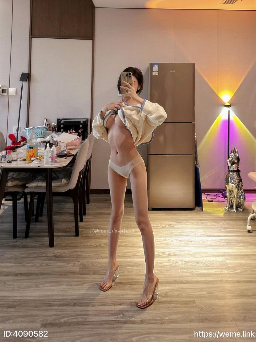 黎允熙baby5 2022-10-24 07:09:12 藏在睡衣里的身材🎀 第2张