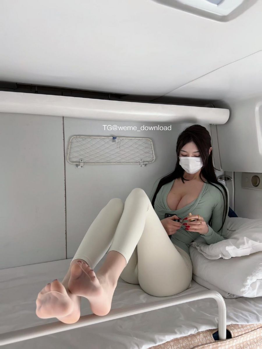 脸红Dearie_ 2023-01-05 21:31:59 高铁卧铺 知道你们喜欢看这种偷的感觉 脸红Dearie 第19张