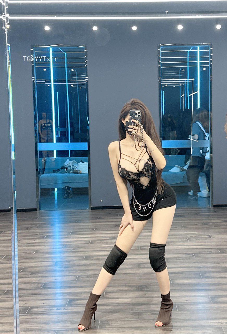 Carol周研希 2023-09-03 18:16:55 舞蹈室最靓眼的一颗星 Carol周妍希 第8张