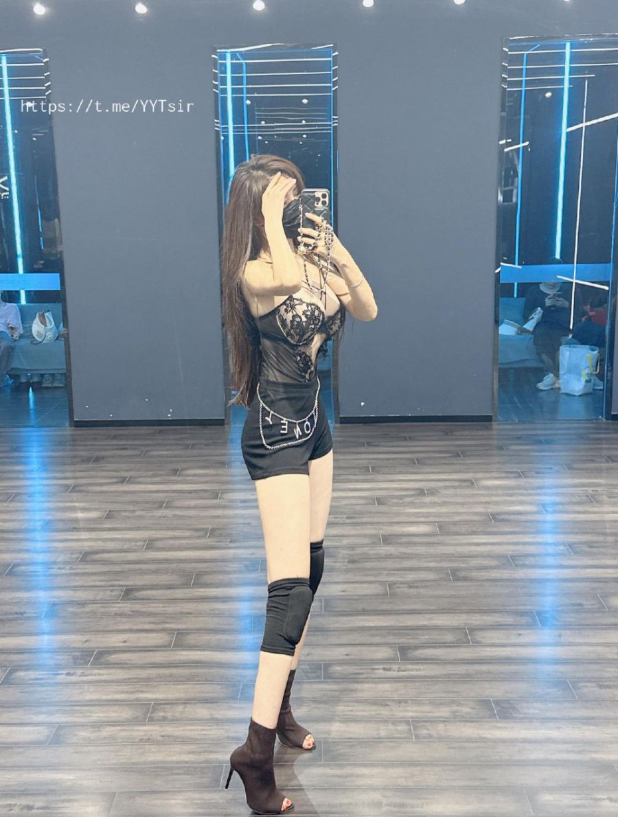 Carol周研希 2023-09-03 18:16:55 舞蹈室最靓眼的一颗星 Carol周妍希 第5张