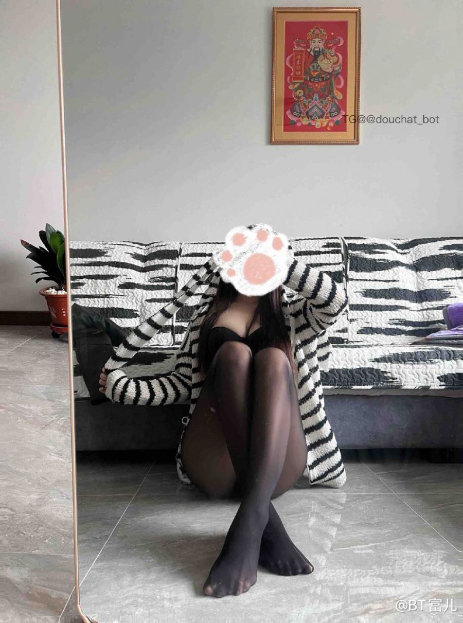 BT富儿 2023-12-04 18:00:00 富儿私密照合集 第6张