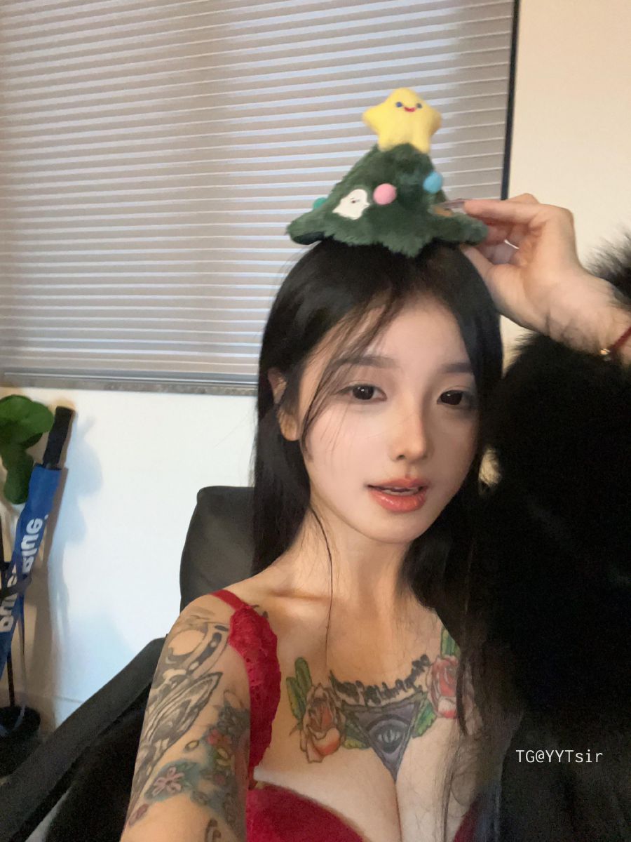 卡通百科老王 2023-12-16 22:35:34 jiojio新做了美甲 第5张