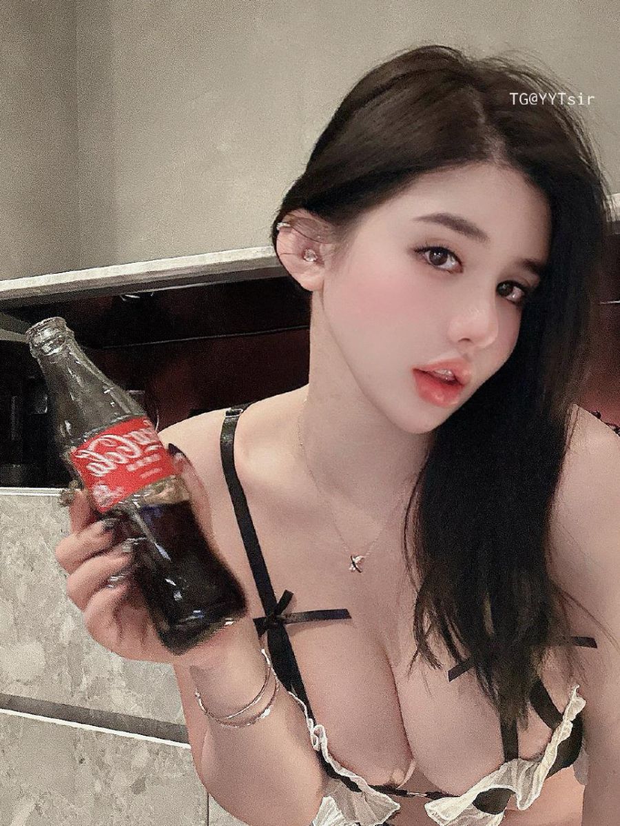 阿色 2024-01-01 03:05:05 嘉宾专享贴 纯妹的脸配御御的装扮反差感超强 第6张