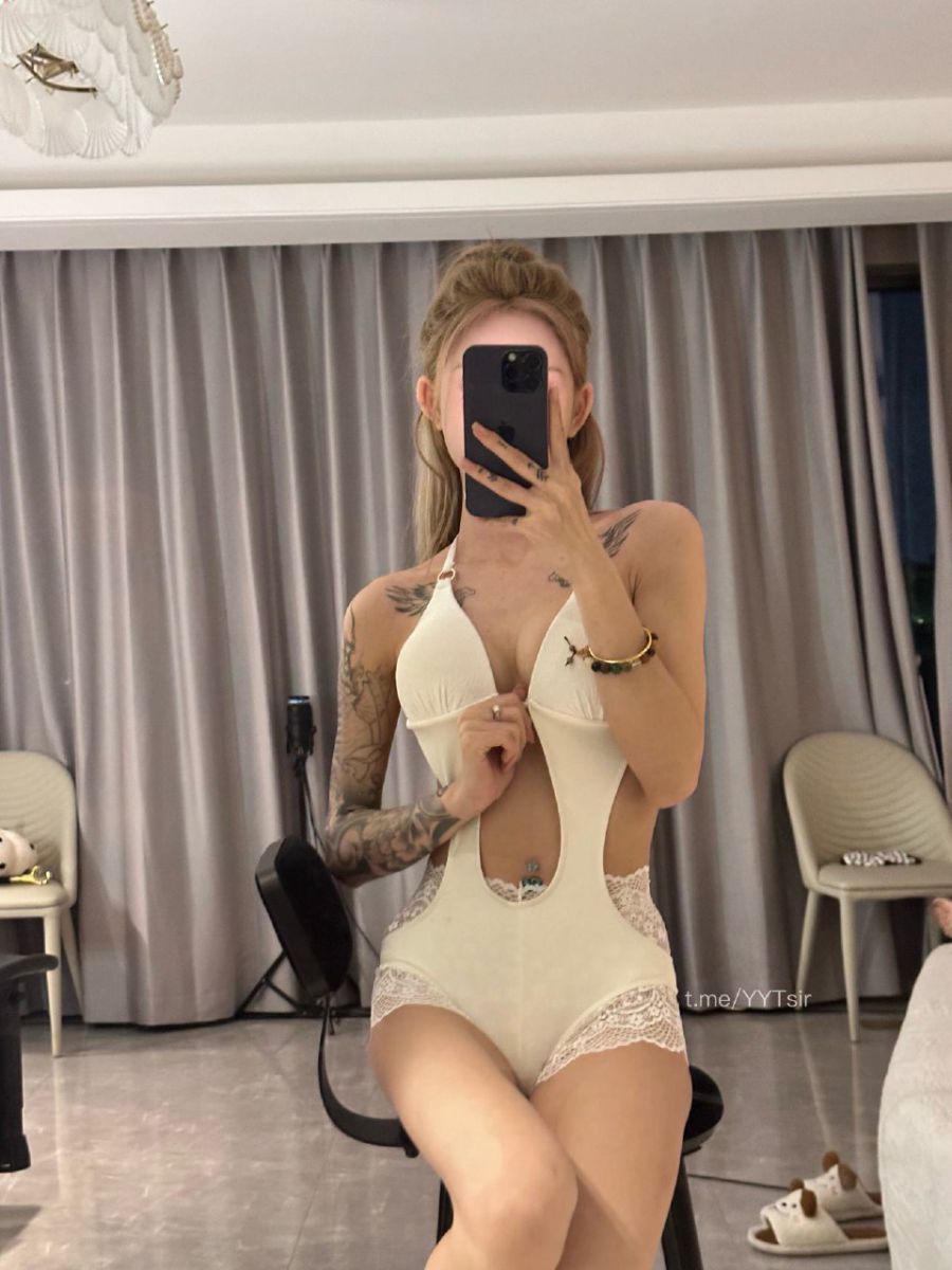 丝爷大宝 2024-02-19 09:56:50 丝丝 大合集 各种泳装 第1张