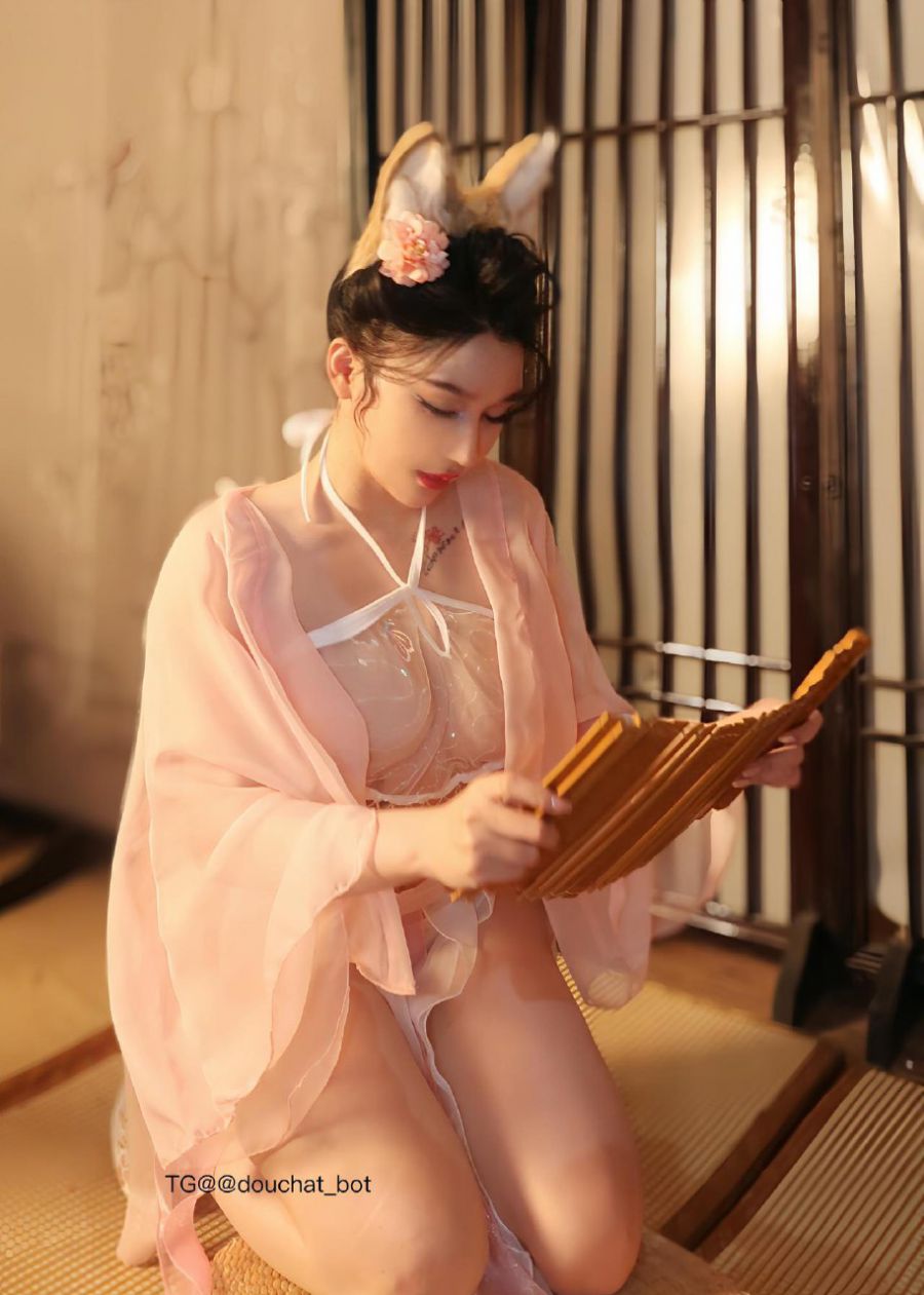 Eliya赵尹君伊 2024-04-05 21:20:35 请尽情吩咐妲己,主人 教母eliy 第3张