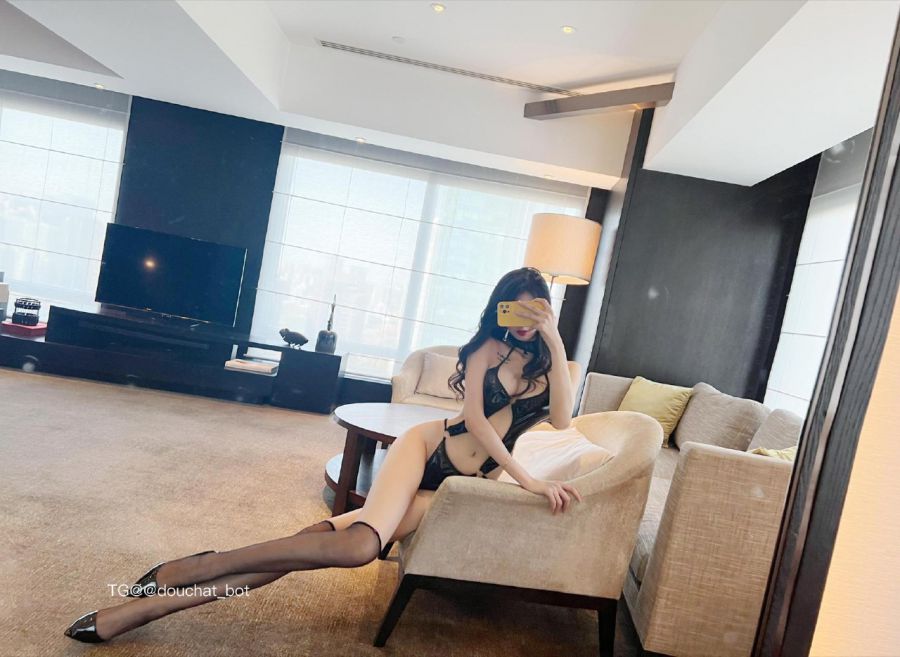 葛征GEZHENG 2024-04-03 17:40:18 超呛口的漆皮连体一根细丁 温软 第4张