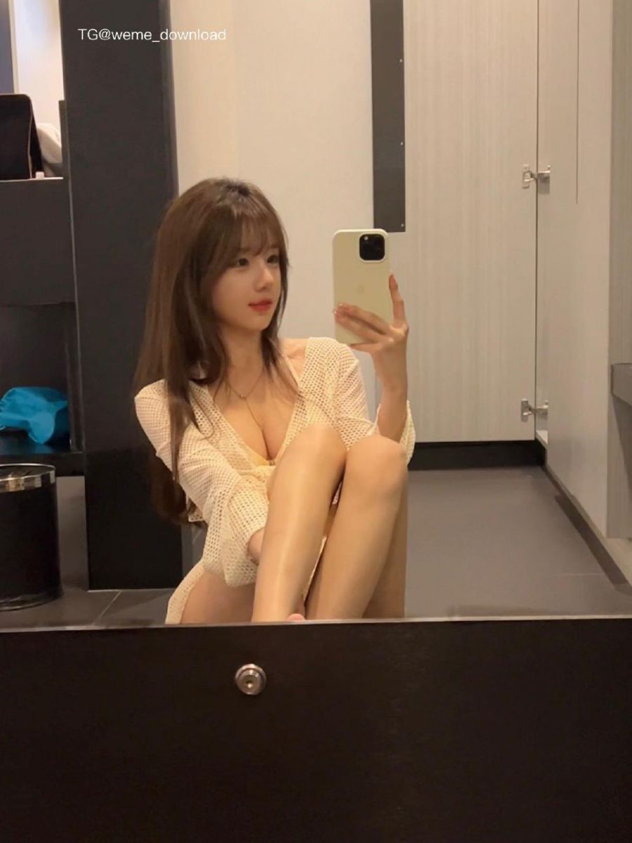 相扑猫 2024-05-31 21:15:31 露脸拍摄来了 穿个泳衣比基尼晒太阳系列 第1张