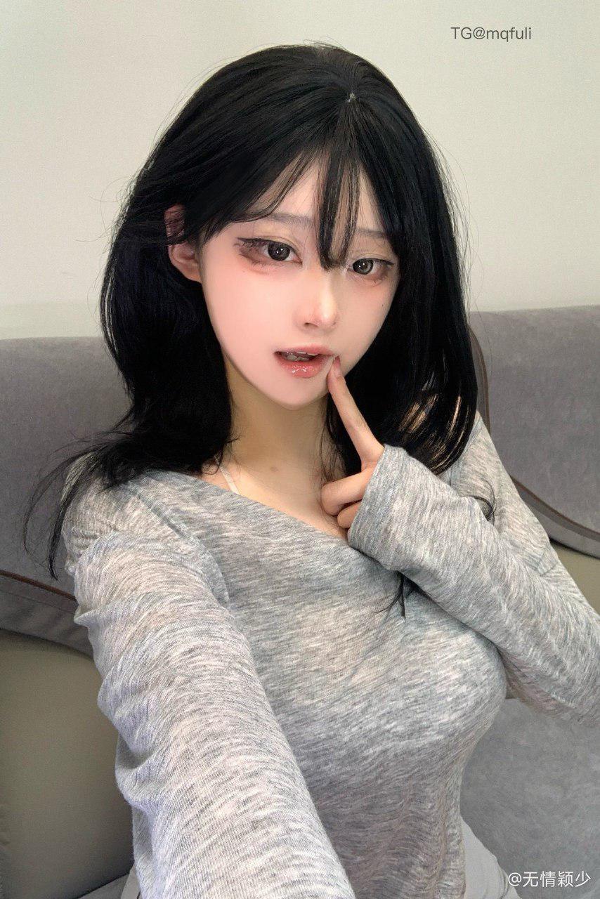 无情颖少 2024-06-21 15:06:06 喜欢的永远不是类型,是感觉~ 第3张