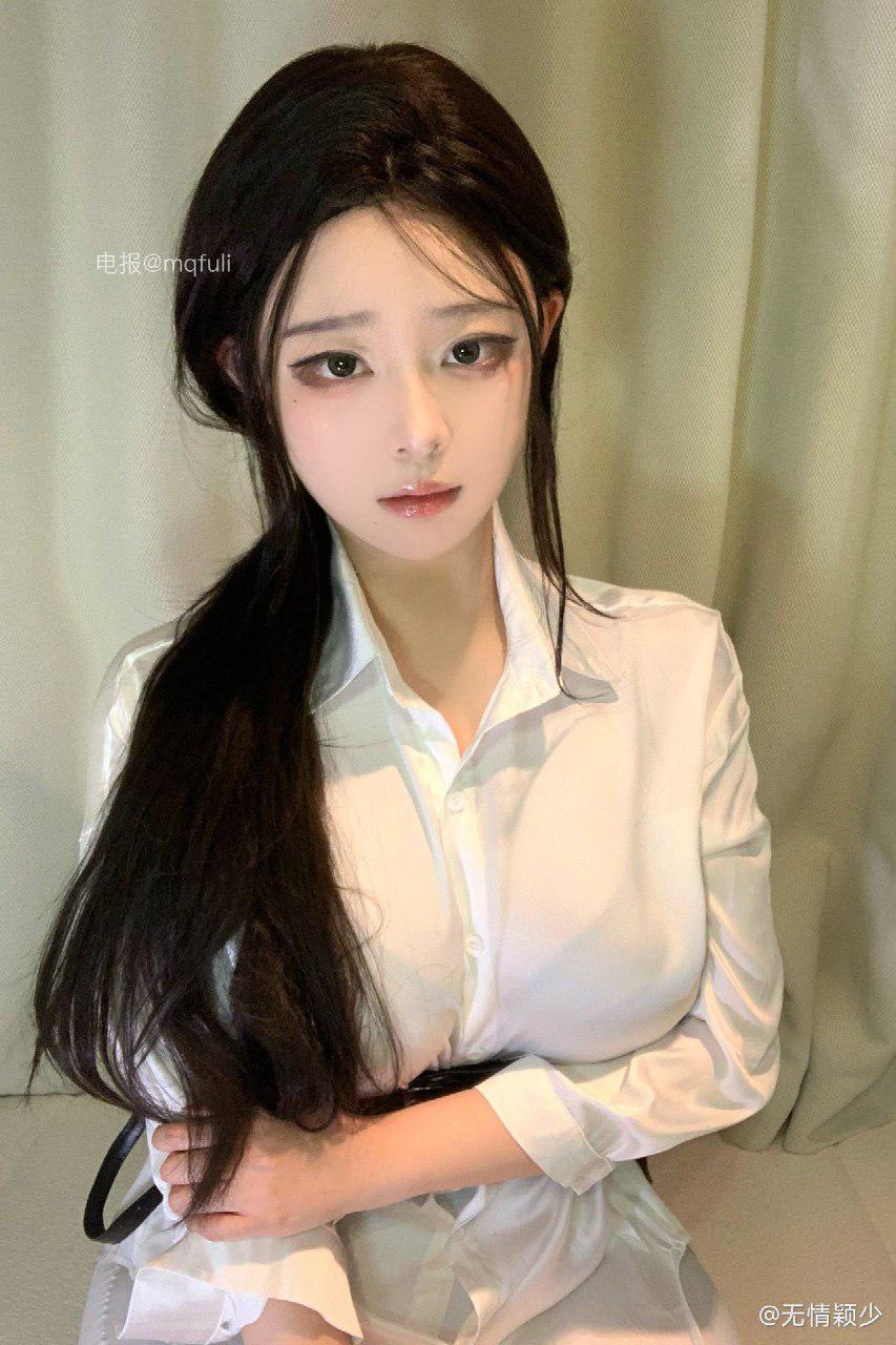 无情颖少 2024-07-09 17:10:06 没有什么比黑丝更懂男人的心~ 第3张