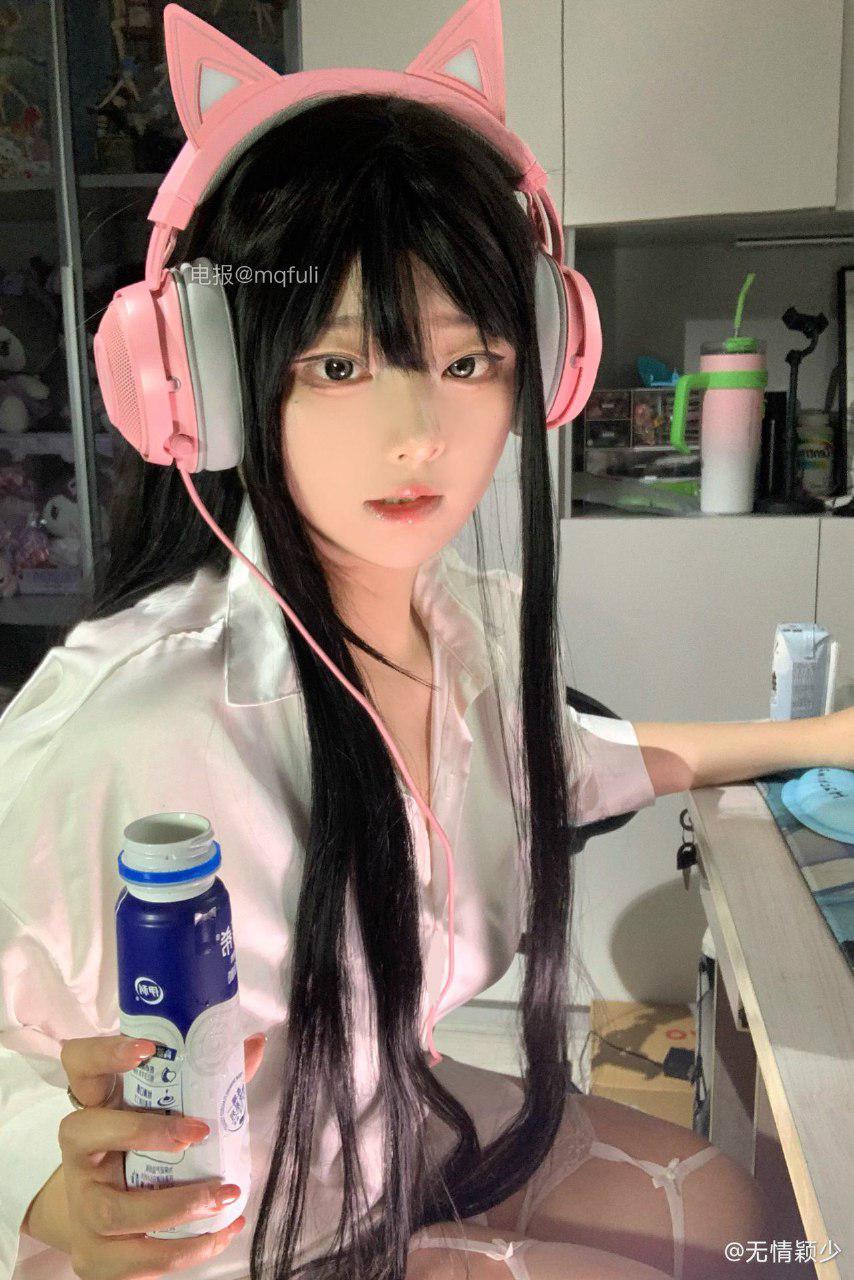 无情颖少 2024-07-09 17:10:06 没有什么比黑丝更懂男人的心~ 第9张