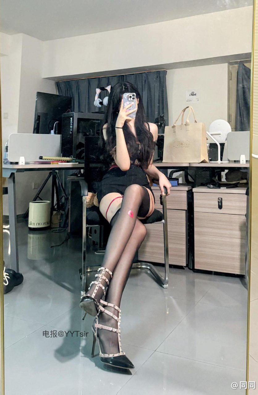 神明同同 2024-07-18 10:29:10 没有人可以越过黑丝看文案 第8张