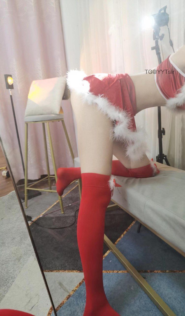 肚脐小师妹的小圈子 2024-08-16 16:03:08 图片 肚脐小师妹 第1张