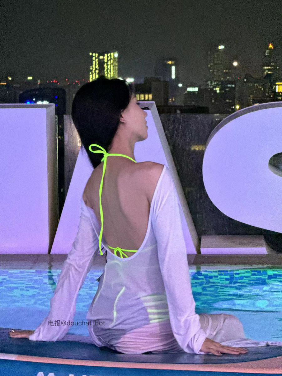 丝爷大宝 2024-08-07 01:52:04 泳池里的秘密 第8张