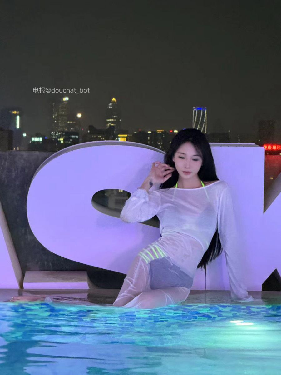丝爷大宝 2024-08-07 01:52:04 泳池里的秘密 第3张