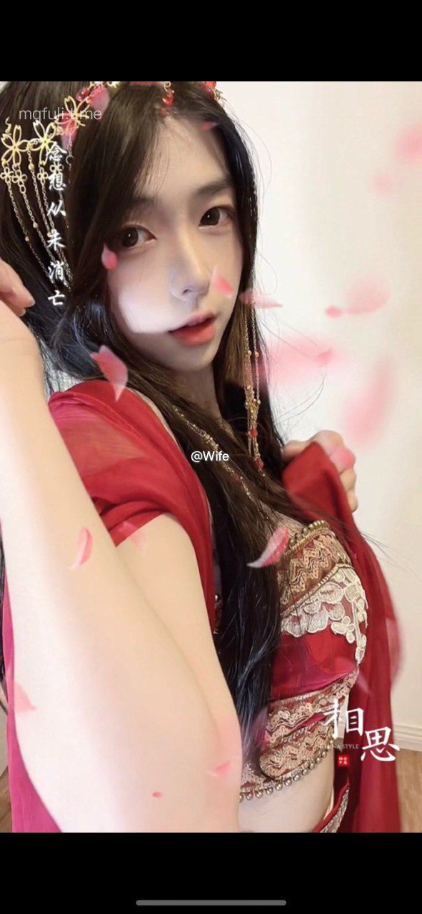 大猫女孩 2024-10-31 16:38:02 长头发老师很清纯吧 短发那只猫 第5张