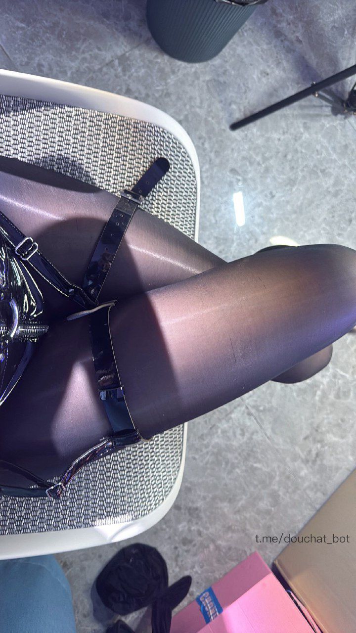 章鱼小童谣 2024-10-16 16:49:11 听说皮衣不会看腻 所以多发皮衣~ 第14张