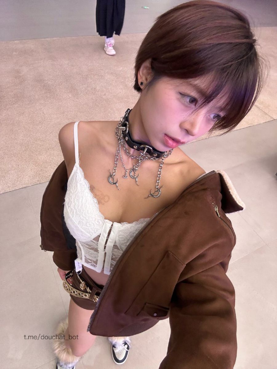 大猫女孩 2024-12-11 15:33:43 最近成都的天气冷的发抖 短发那只猫 第5张