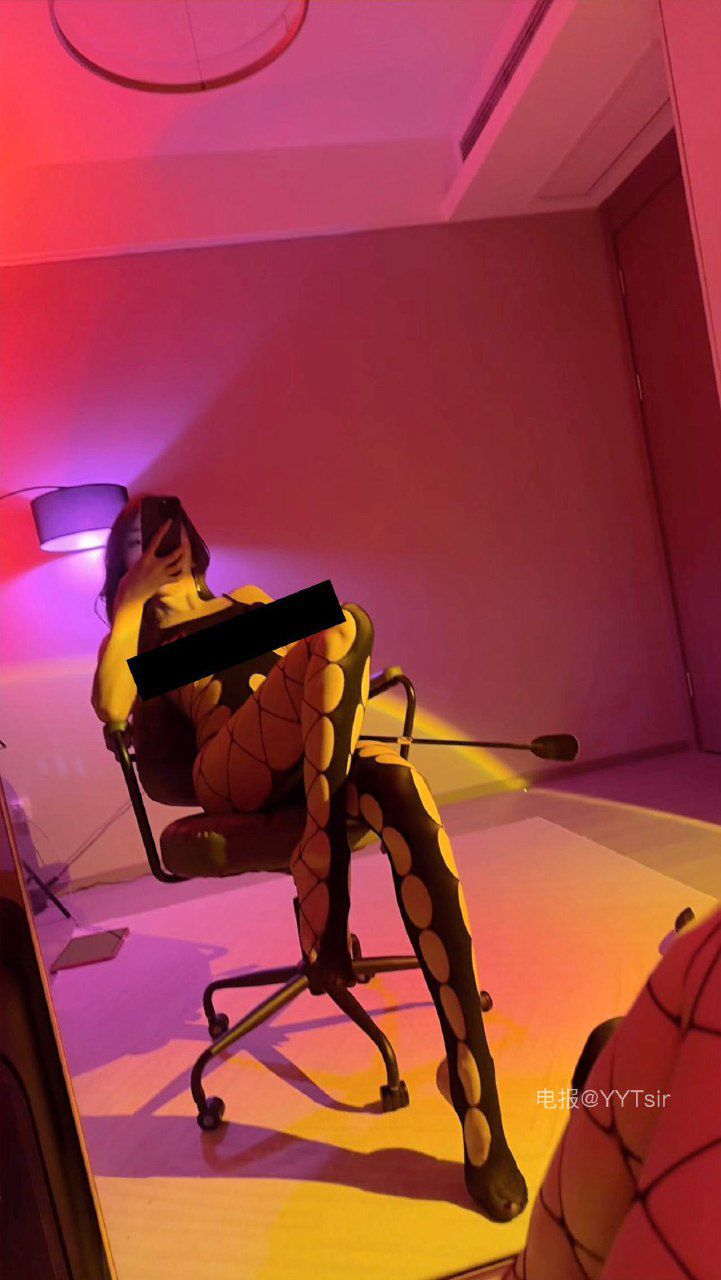 麻辣兔头girl 2024-12-22 14:41:10 VIP贴❤️12系列 你们喜欢的照片 第2张