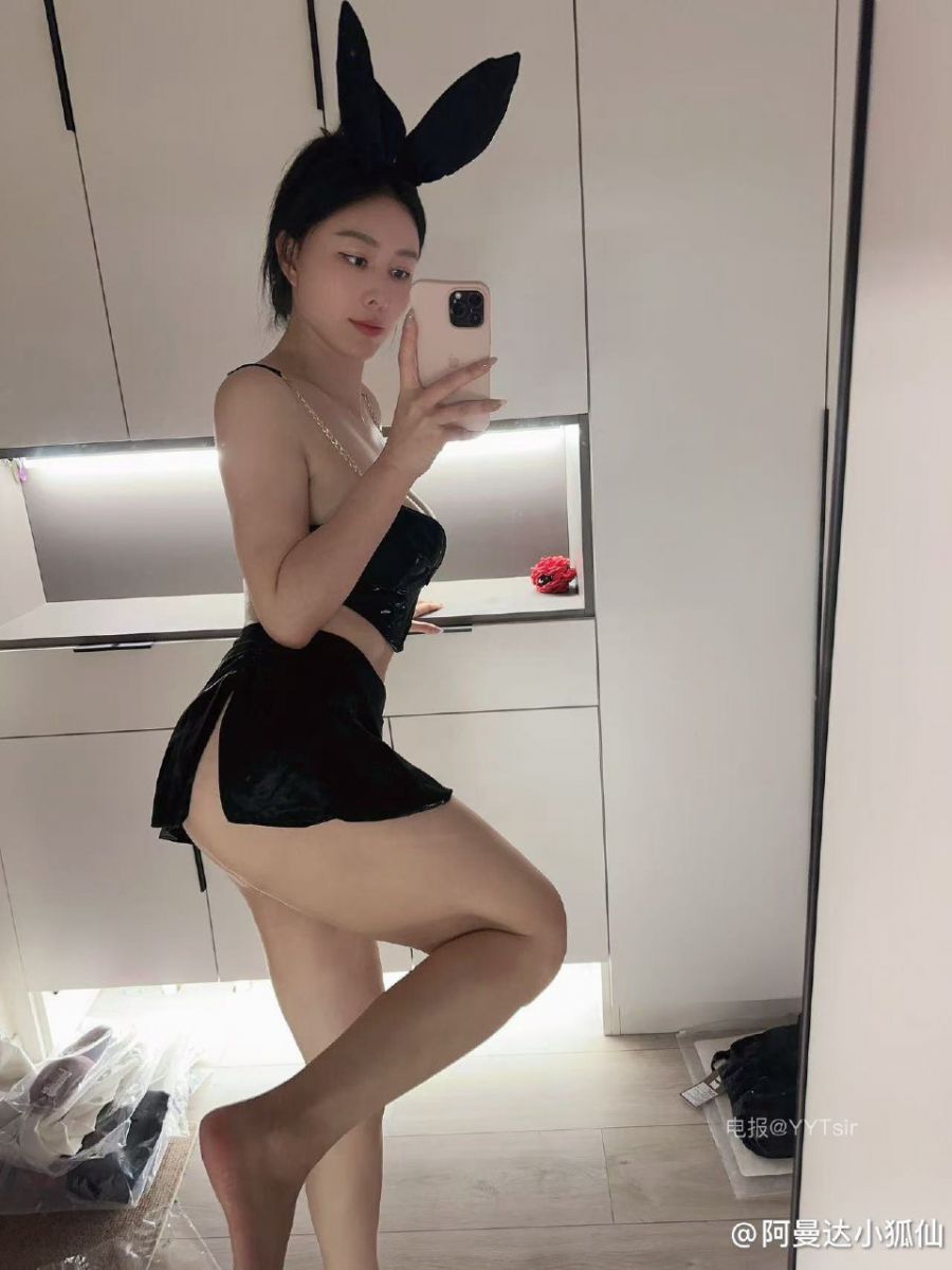 阿君老师 2024-12-14 20:40:26 近距离感受魔鬼身材啦 第1张
