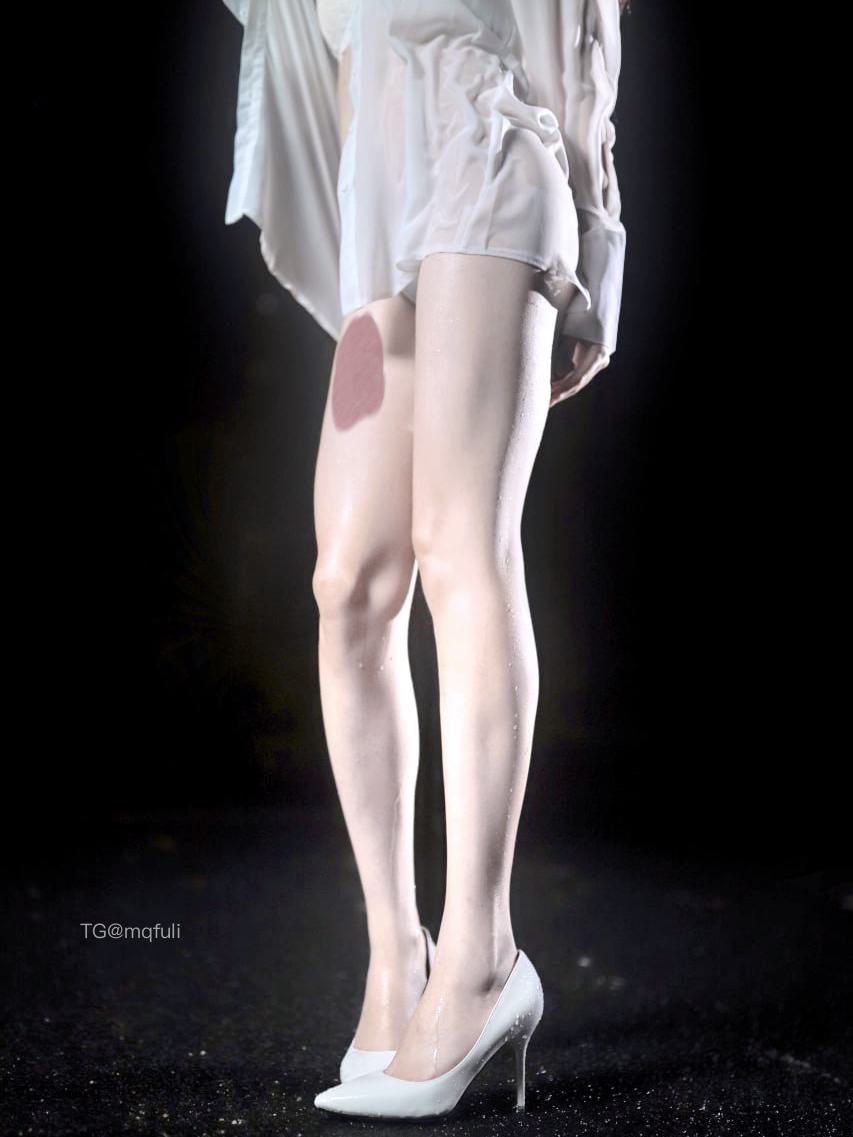 阿尔卑香小狗子 2025-01-25 02:26:06 VIP专享帖 女士白色唇玉写真 第5张