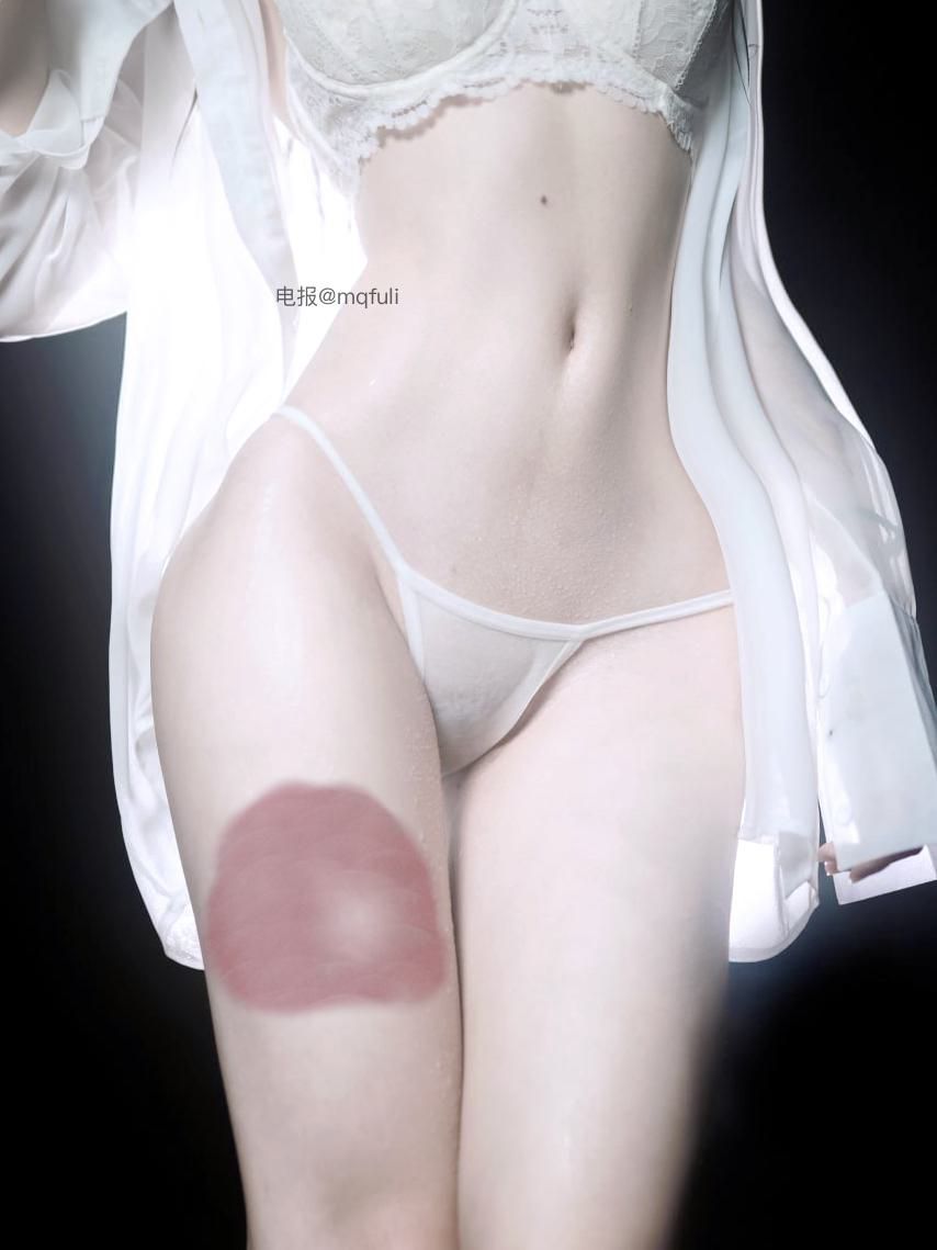 阿尔卑香小狗子 2025-01-25 02:26:06 VIP专享帖 女士白色唇玉写真 第3张