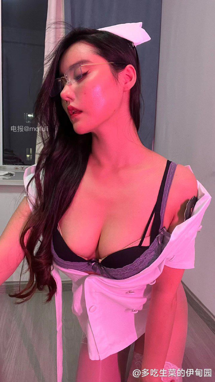 生菜的伊甸园 2025-01-28 13:43:35 付费贴 紫色韵味➕白丝系列大片 第8张