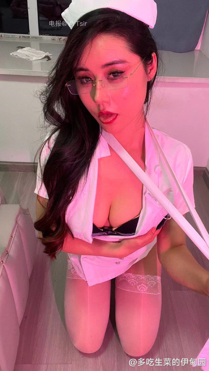 生菜的伊甸园 2025-01-28 13:43:35 付费贴 紫色韵味➕白丝系列大片 第7张