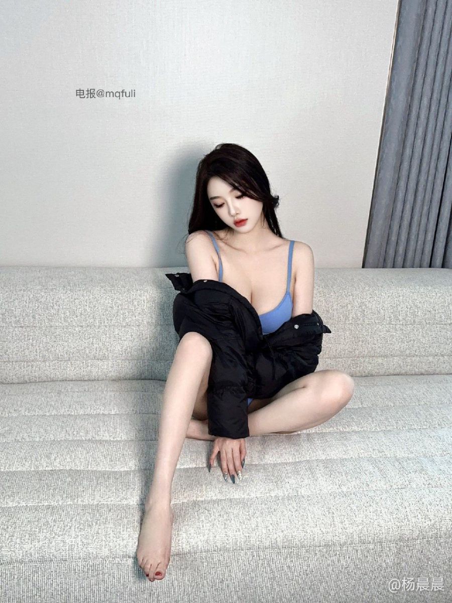 杨晨晨Yome 2025-01-03 00:45:48 乖乖 你的心也像嘴唇一样软吗 杨晨晨YomeYome 第1张