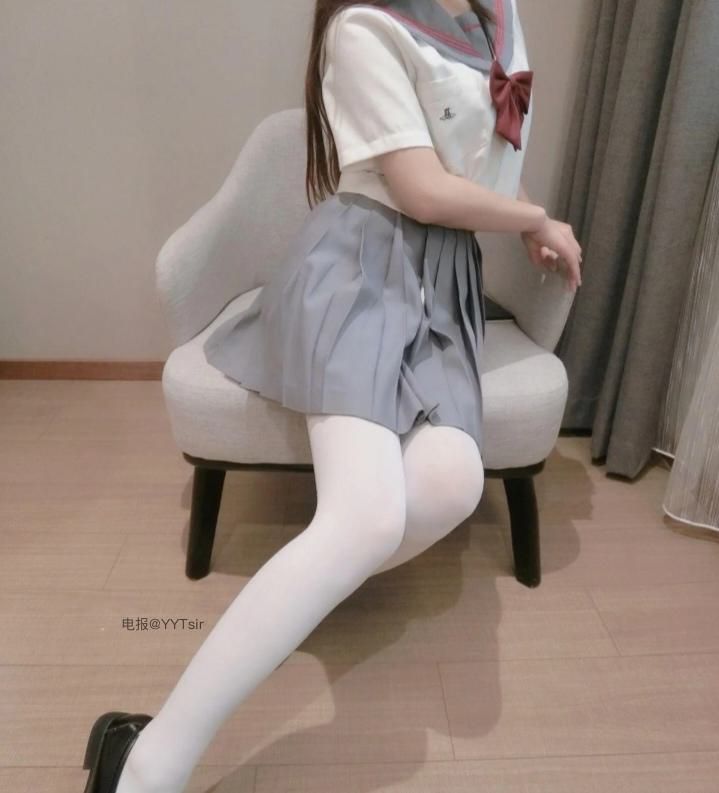 大娜娜的私密花园 2025-02-07 23:38:22 娜娜 多张私房写真 大娜娜 第4张