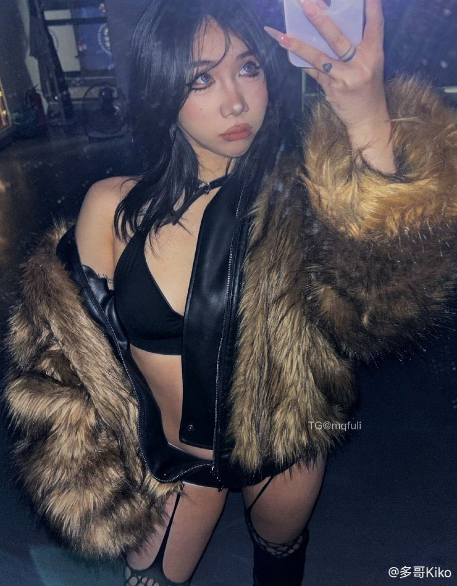 多哥kiko 2025-02-15 21:13:30 #Vip专享帖#连体 各种角度拍摄 第7张